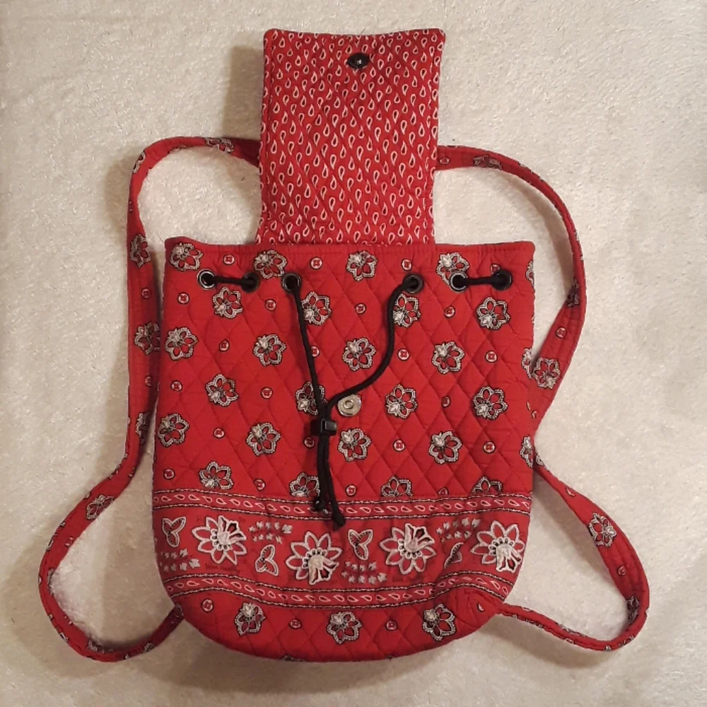 Vera Bradley Medium Red Flowered Backpack.⚘️